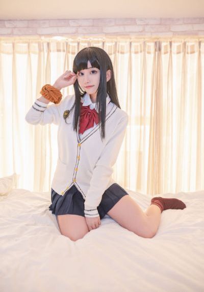少妇被脱得精光调教